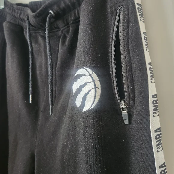 Toronto Raptors (Graffiti) Tracksuit - Picture 6 of 6